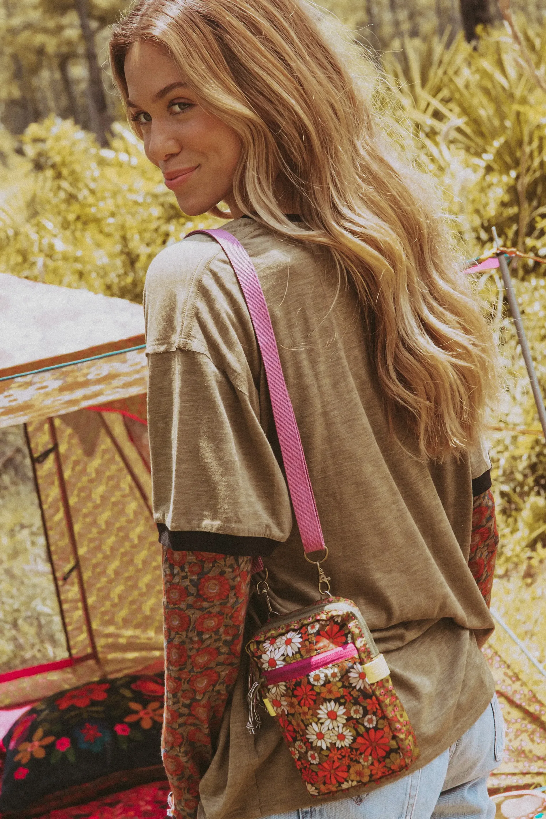 Ditsy Garden 8-in-1 Crossbody Bag