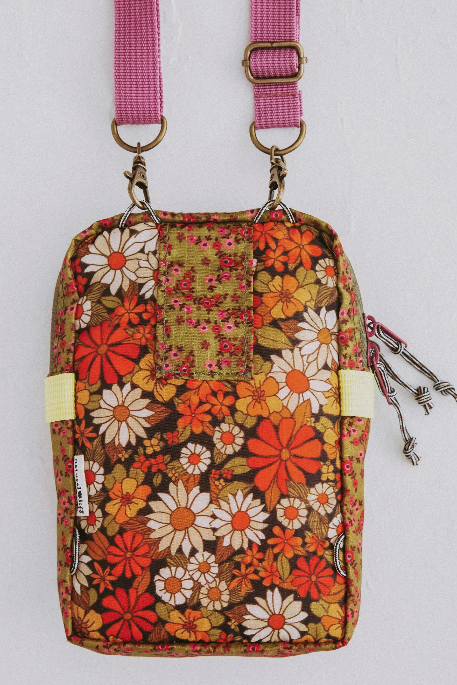 Ditsy Garden 8-in-1 Crossbody Bag