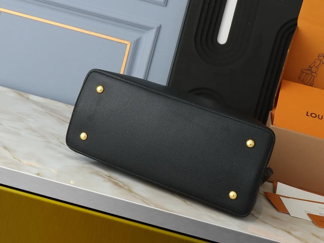 LV Capucines GM Souple Handbag
